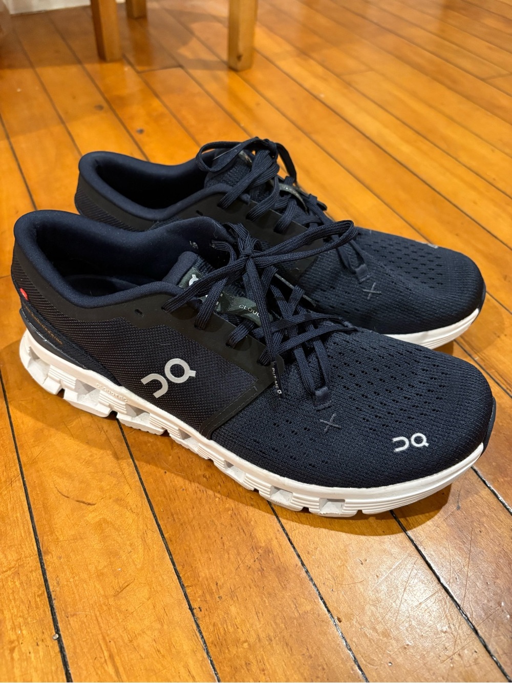 On Cloud X Men's Navy Sneakers in Size 9